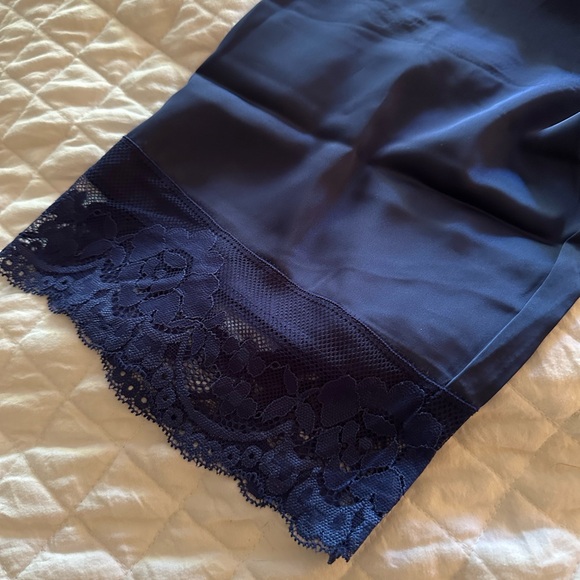 Mother of the bride, navy blue silk robe - Picture 3 of 4